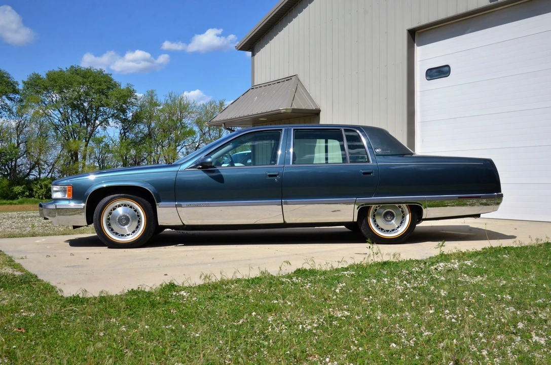 1996 Cadillac Fleetwood - Image 13 of 31