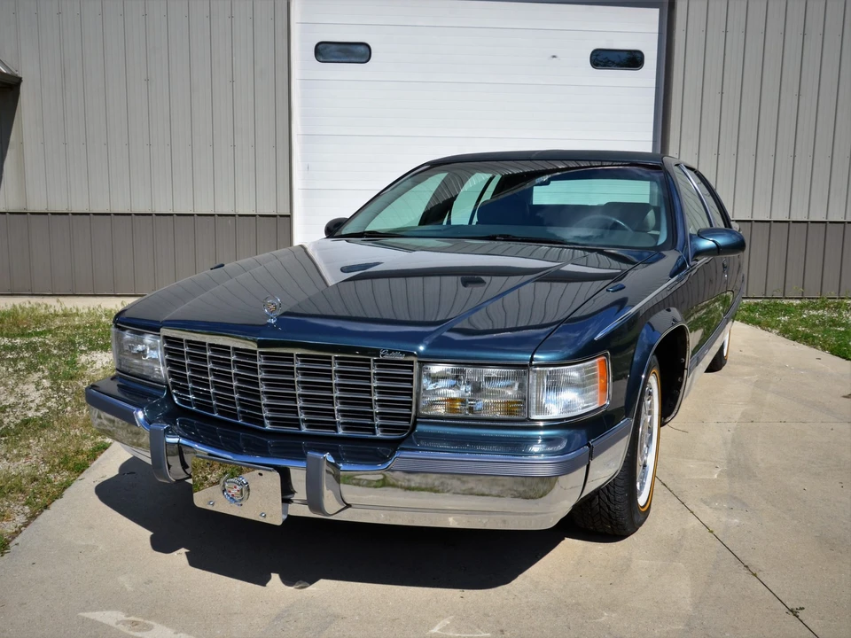 1996 Cadillac Fleetwood - Image 10 of 31