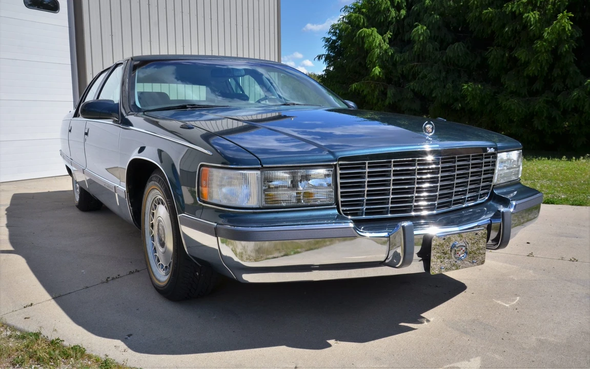 1996 Cadillac Fleetwood - Image 6 of 31