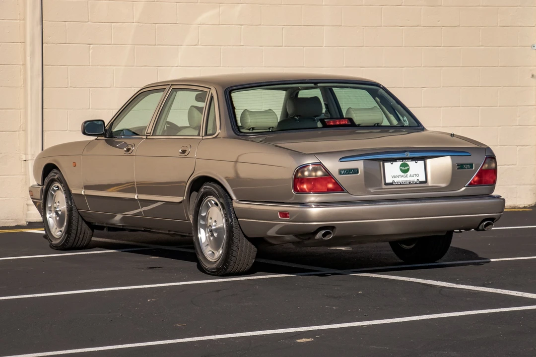 1996 Jaguar X300 XJ - Image 29 of 31
