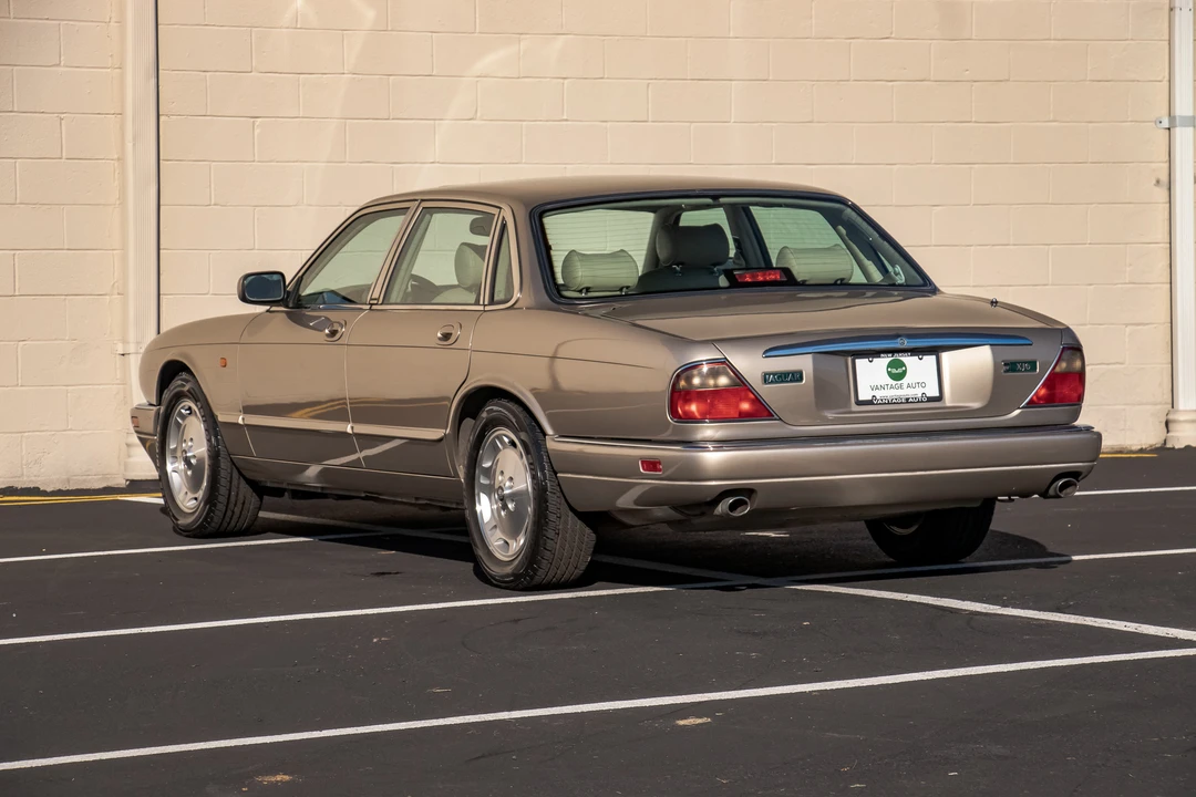 1996 Jaguar X300 XJ - Image 13 of 31