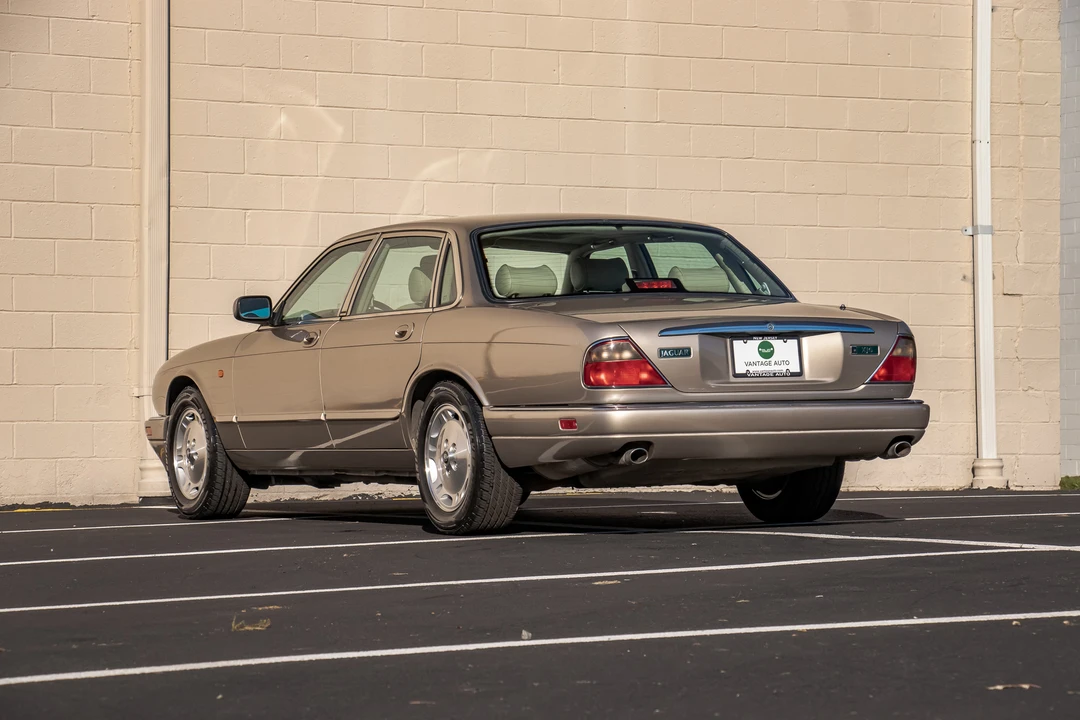 1996 Jaguar X300 XJ - Image 12 of 31