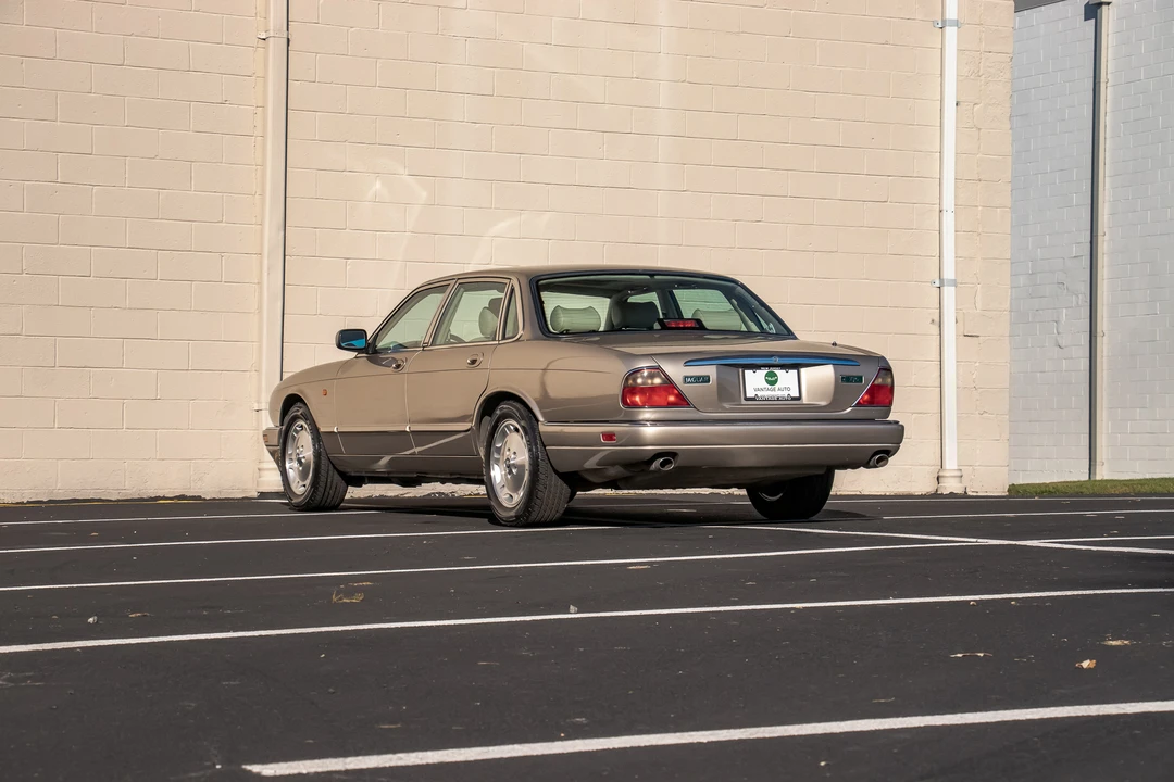 1996 Jaguar X300 XJ - Image 11 of 31