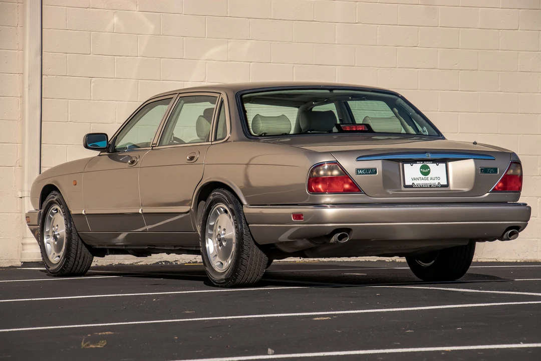 1996 Jaguar X300 XJ - Image 15 of 31