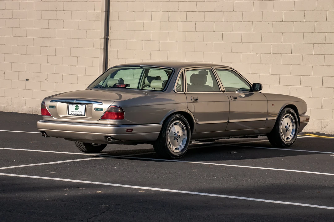 1996 Jaguar X300 XJ - Image 19 of 31