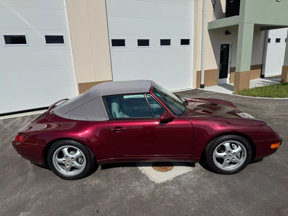 1996 Porsche 993 Carrera 4 - Image 11 of 31
