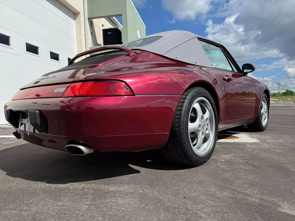 1996 Porsche 993 Carrera 4 - Image 15 of 31