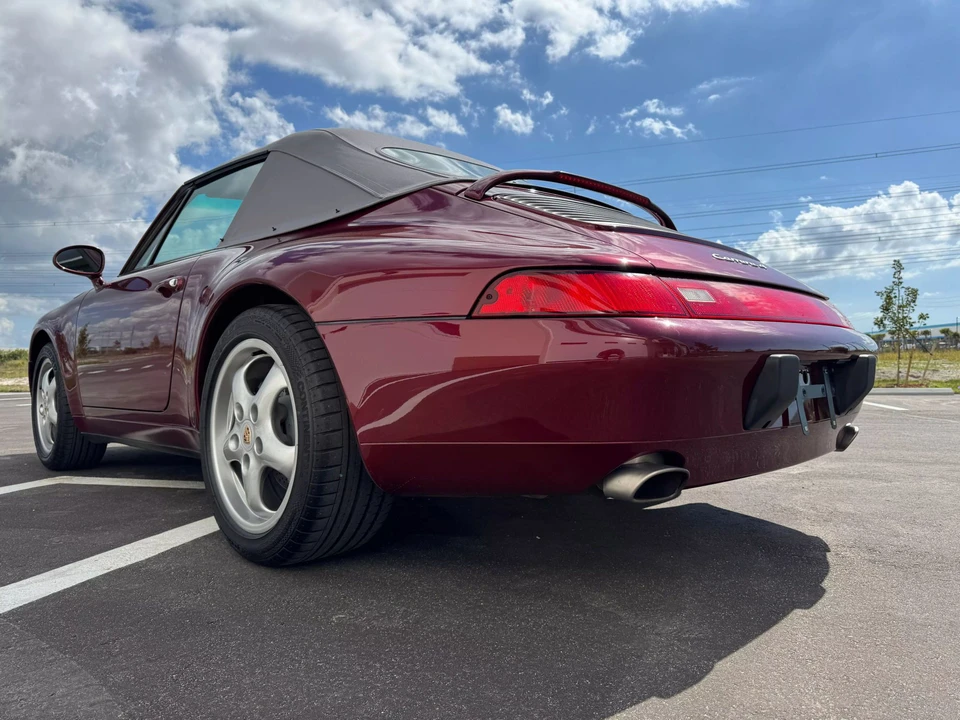 1996 Porsche 993 Carrera 4 - Image 21 of 31