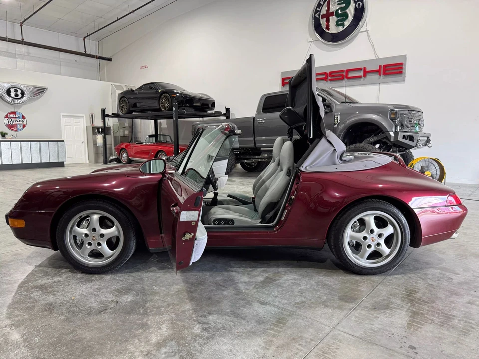 1996 Porsche 993 Carrera 4 - Image 26 of 31