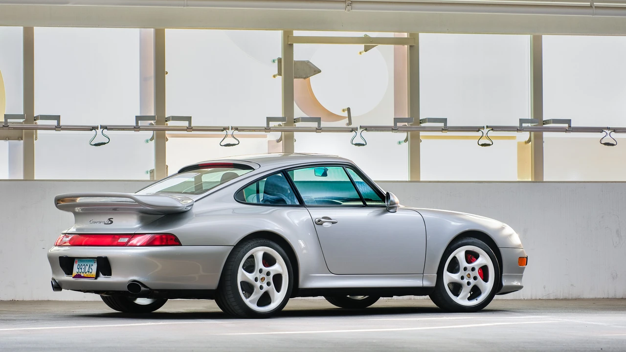 1997 Porsche 993 Carrera 4S - Image 13 of 31