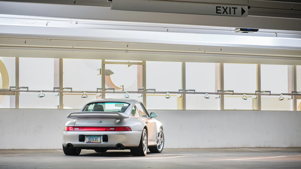 1997 Porsche 993 Carrera 4S - Image 11 of 31