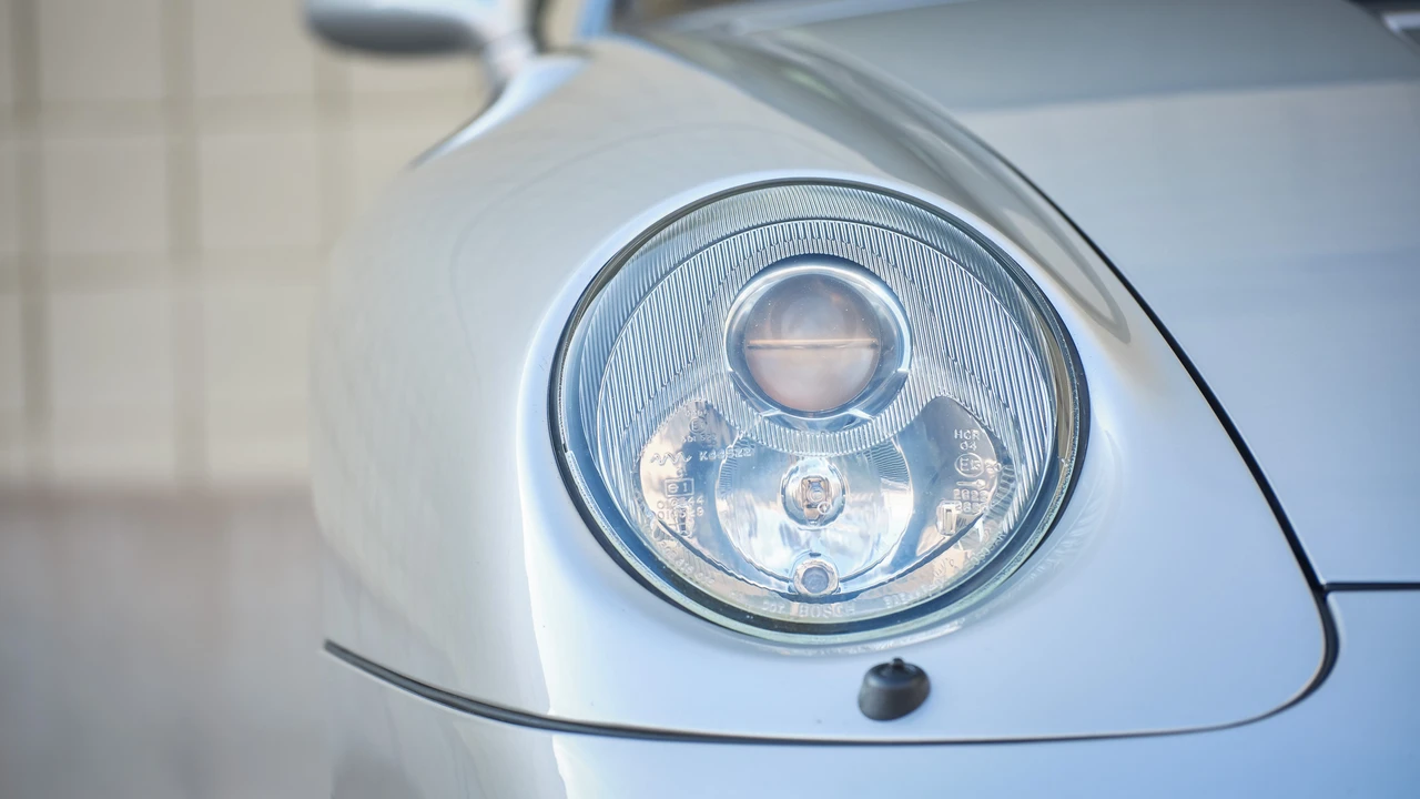 1997 Porsche 993 Carrera 4S - Image 24 of 31