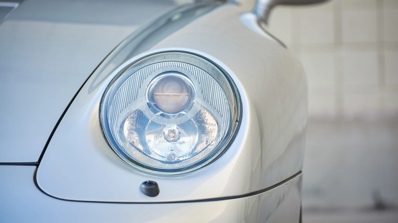 1997 Porsche 993 Carrera 4S - Image 29 of 31