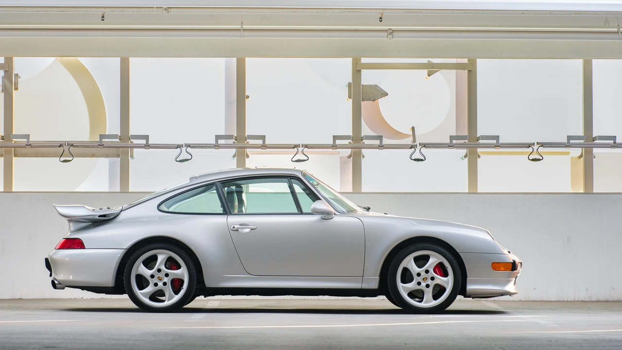 1997 Porsche 993 Carrera 4S - Image 15 of 31