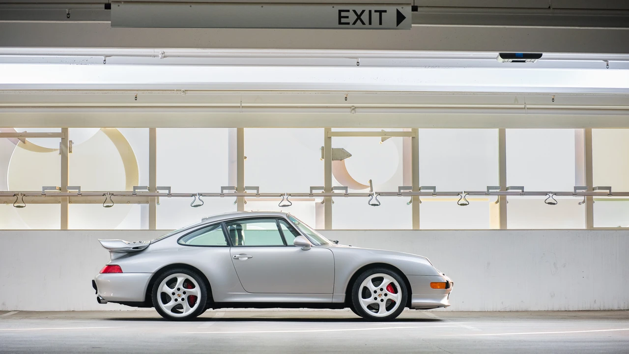 1997 Porsche 993 Carrera 4S - Image 16 of 31