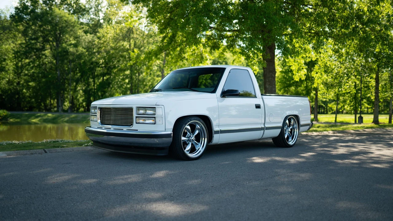 1998 GMC Sierra 1st Gen - Image 2 of 31
