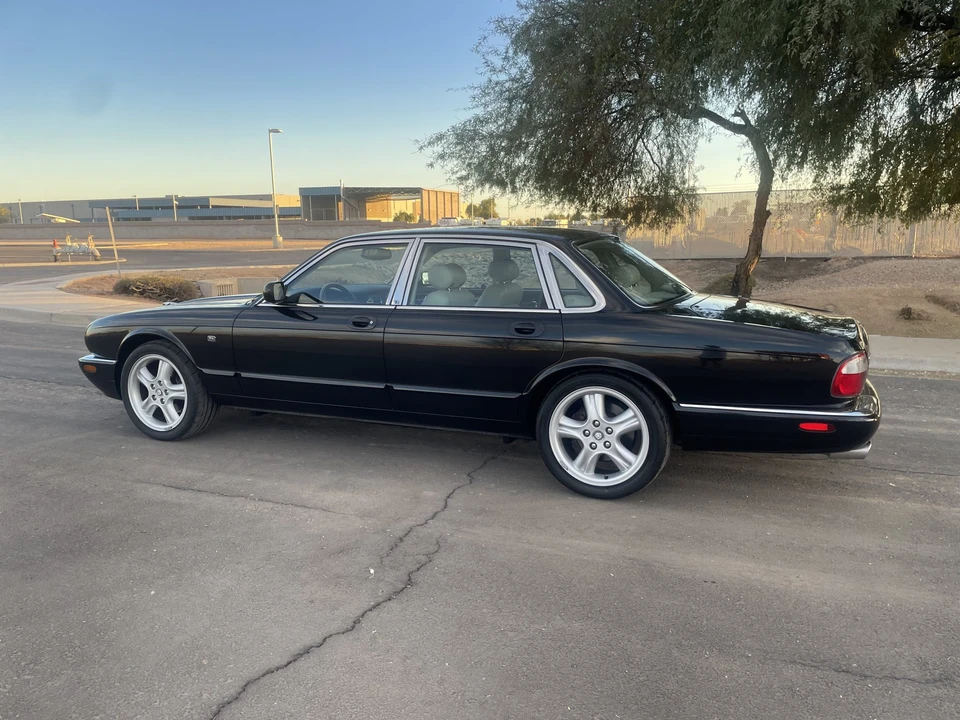 1998 Jaguar X308 XJR - Image 10 of 31