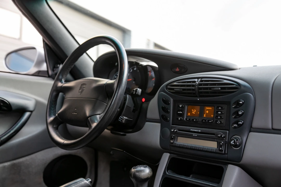 1998 Porsche 986 Boxster - Image 26 of 31