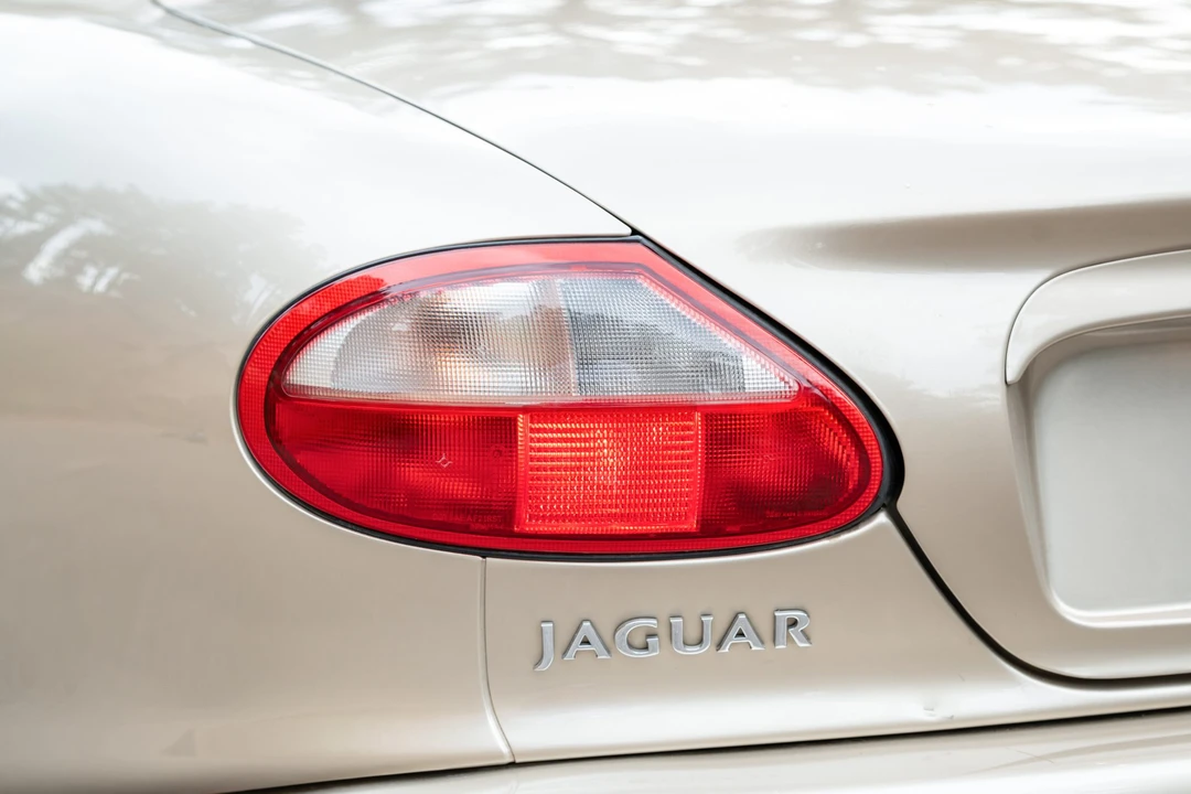 1999 Jaguar X100 XK8 - Image 22 of 31