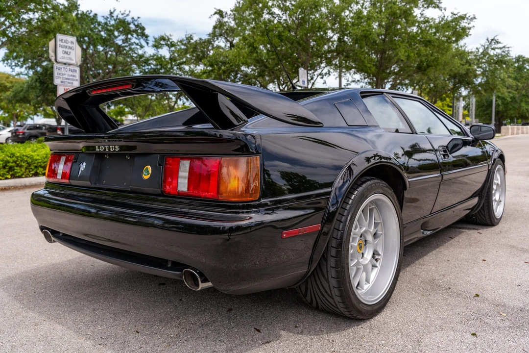 1999 Lotus Esprit Series 4 - Image 9 of 31