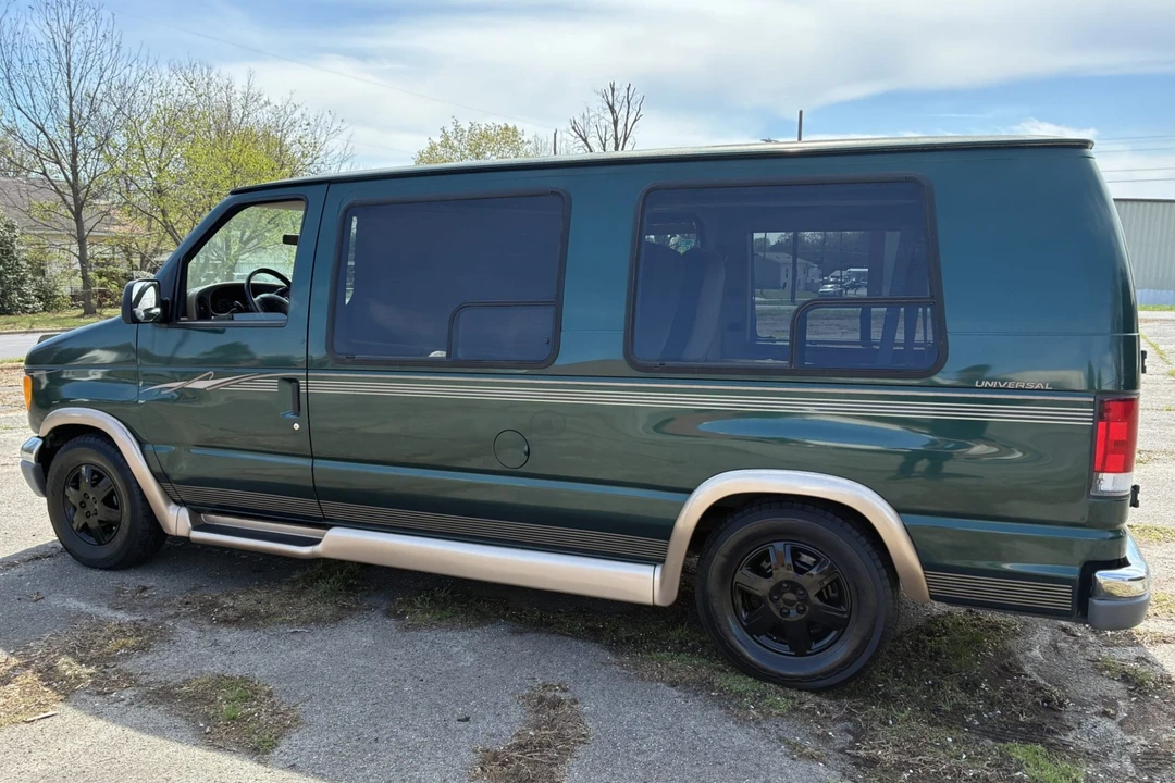 2000 Ford Econoline Van - Image 3 of 8