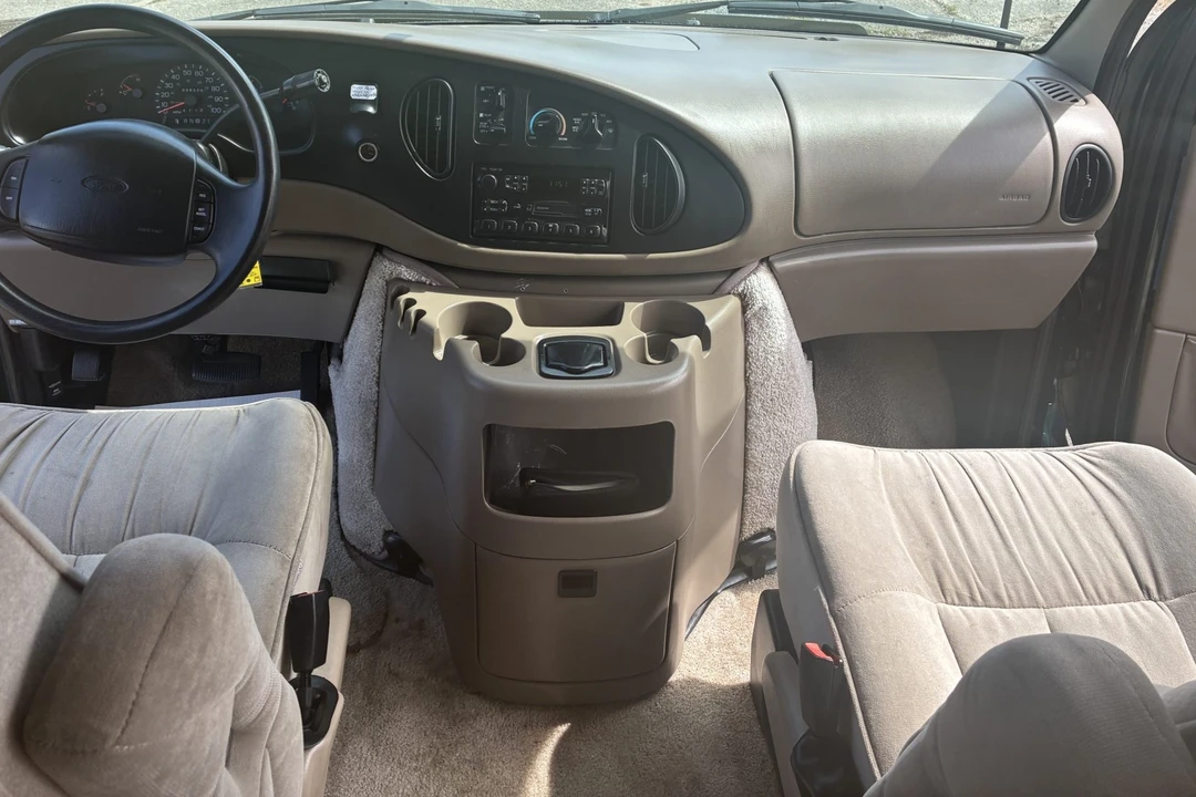 2000 Ford Econoline Van - Image 4 of 8