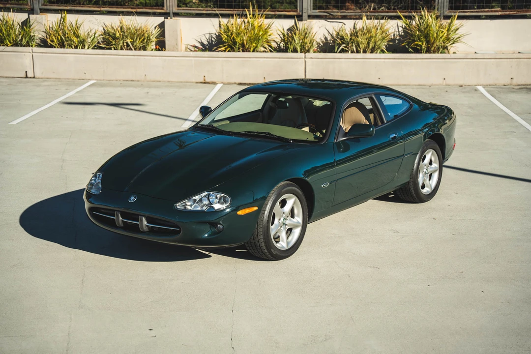 2000 Jaguar X100 XK8 - Image 2 of 31
