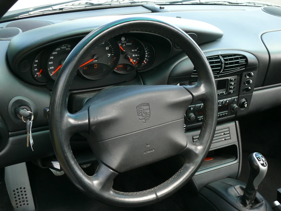 2000 Porsche 996 Carrera - Image 9 of 31