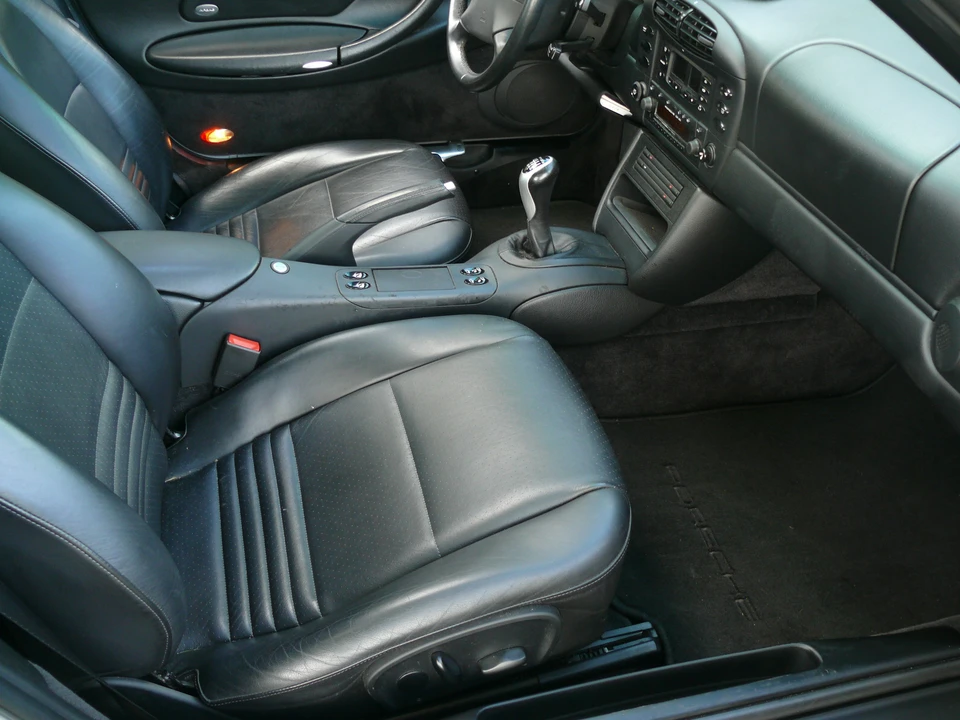 2000 Porsche 996 Carrera - Image 25 of 31