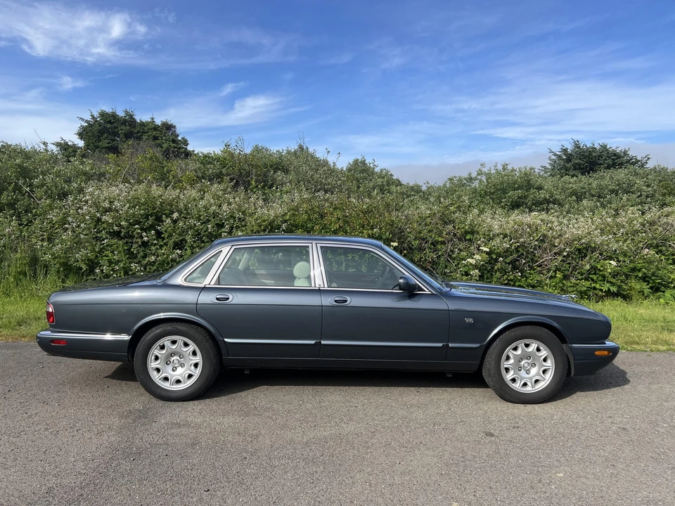 2001 Jaguar X308 XJ - Image 9 of 31