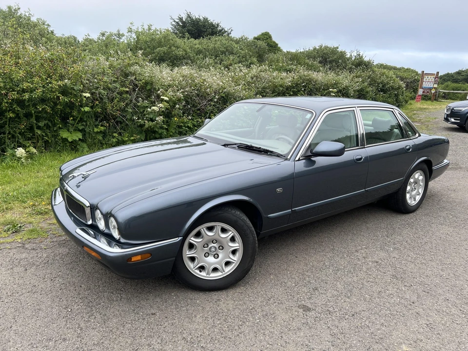 2001 Jaguar X308 XJ - Image 2 of 31