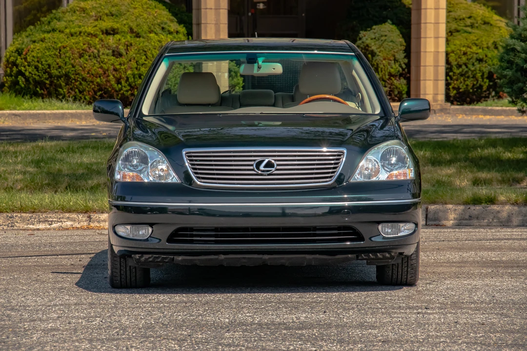 2001 Lexus LS 3rd Gen - Image 27 of 31