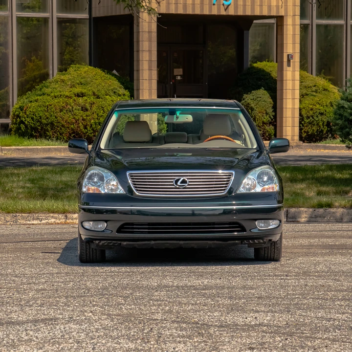 2001 Lexus LS 3rd Gen - Image 26 of 31