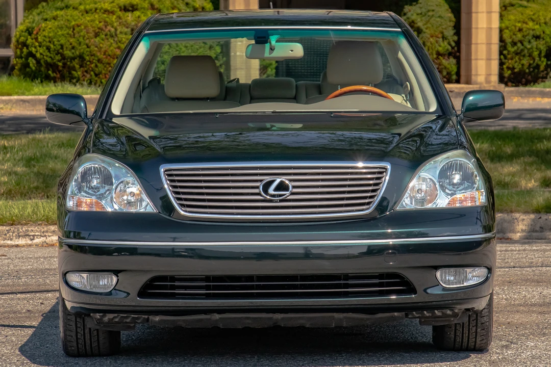2001 Lexus LS 3rd Gen - Image 29 of 31