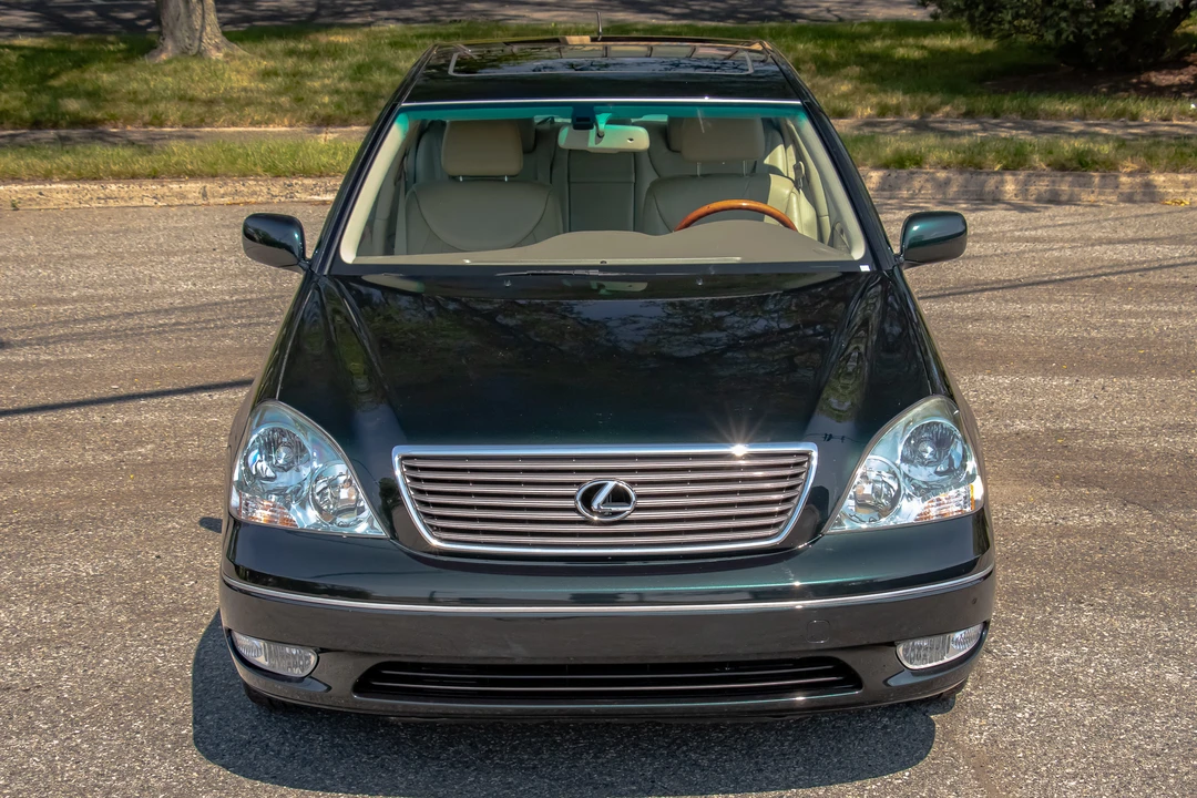 2001 Lexus LS 3rd Gen - Image 28 of 31