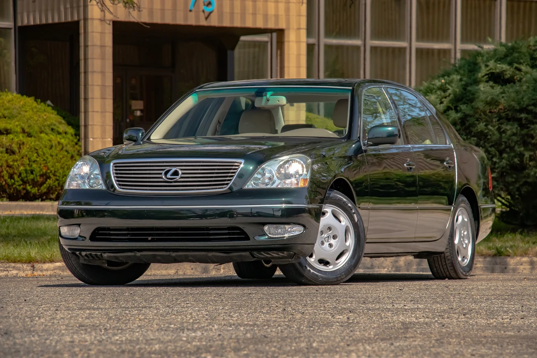 2001 Lexus LS 3rd Gen - Image 4 of 31
