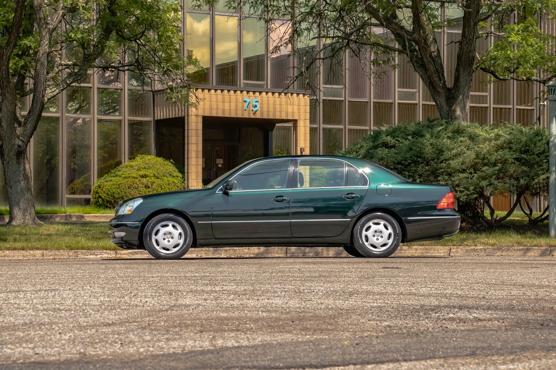 2001 Lexus LS 3rd Gen - Image 8 of 31
