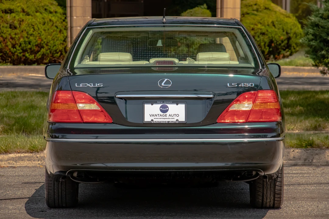 2001 Lexus LS 3rd Gen - Image 14 of 31