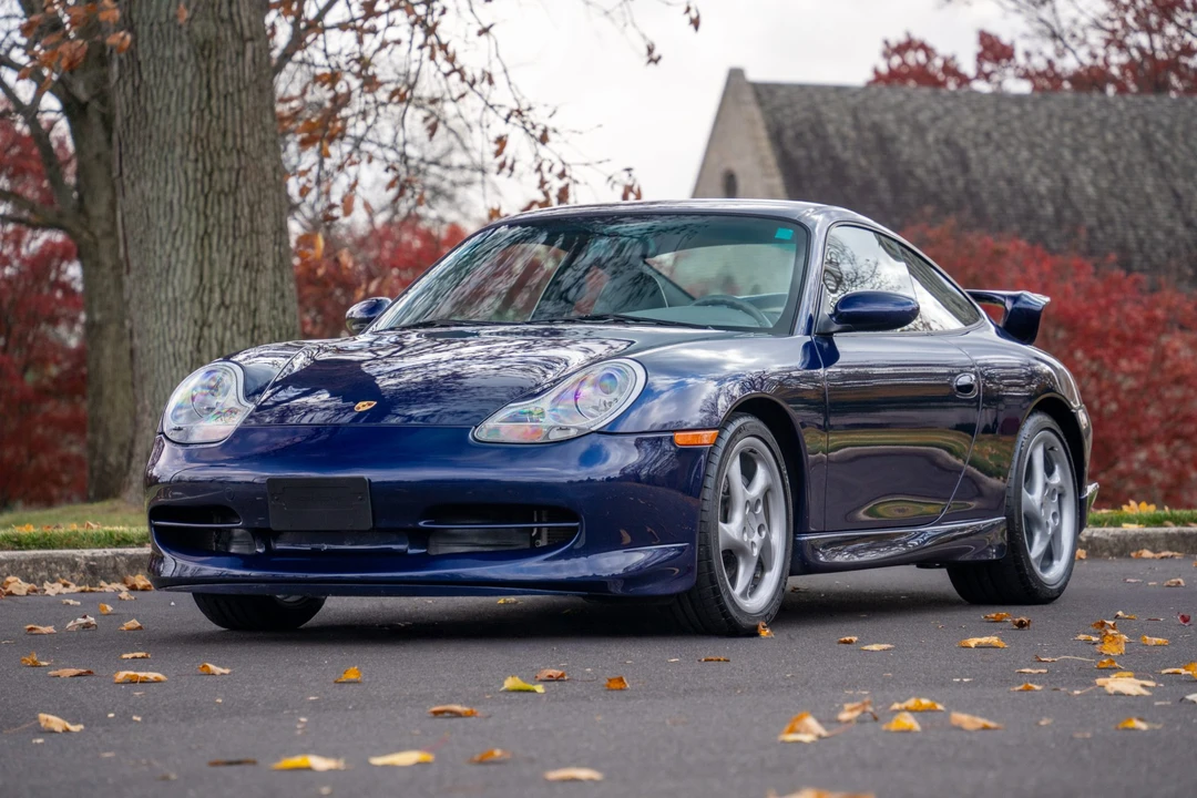 2001 Porsche 996 Carrera 4 - Image 6 of 31
