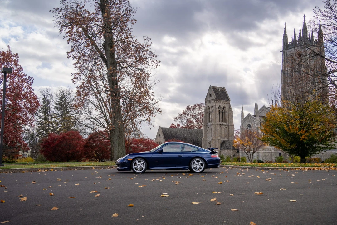 2001 Porsche 996 Carrera 4 - Image 7 of 31