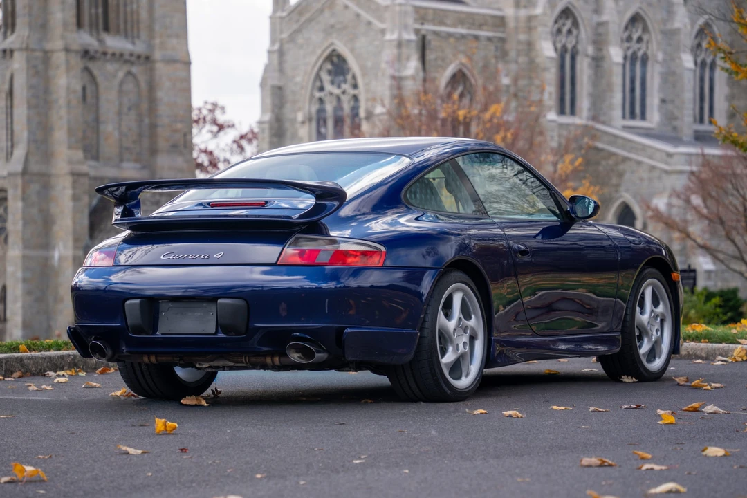 2001 Porsche 996 Carrera 4 - Image 15 of 31
