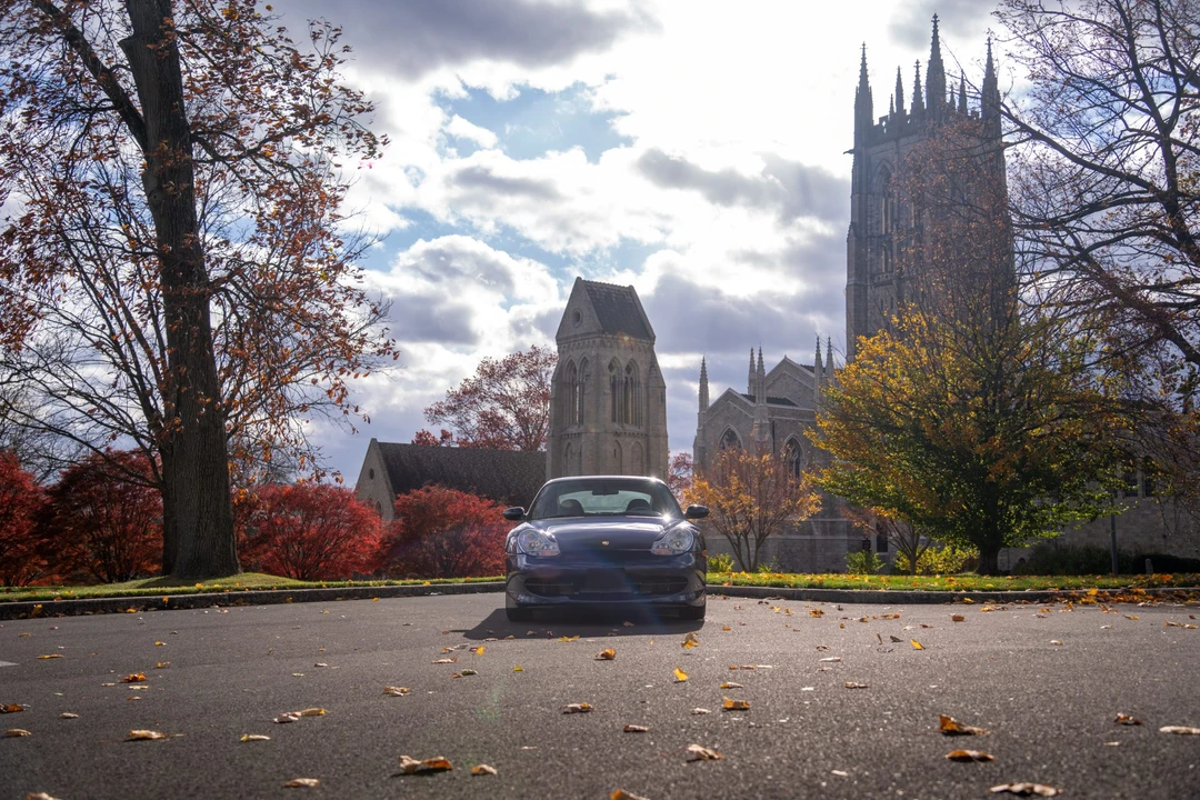 2001 Porsche 996 Carrera 4 - Image 20 of 31