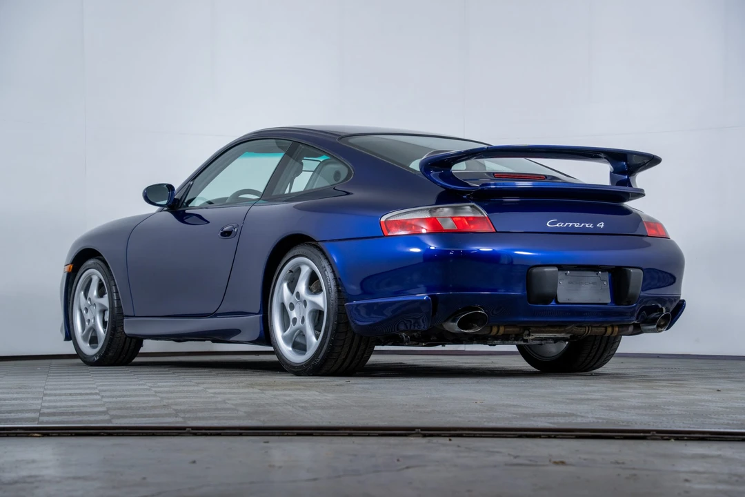2001 Porsche 996 Carrera 4 - Image 25 of 31