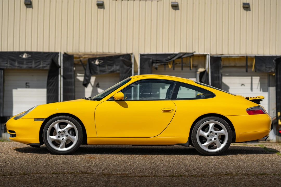 2001 Porsche 996 Carrera - Image 4 of 31