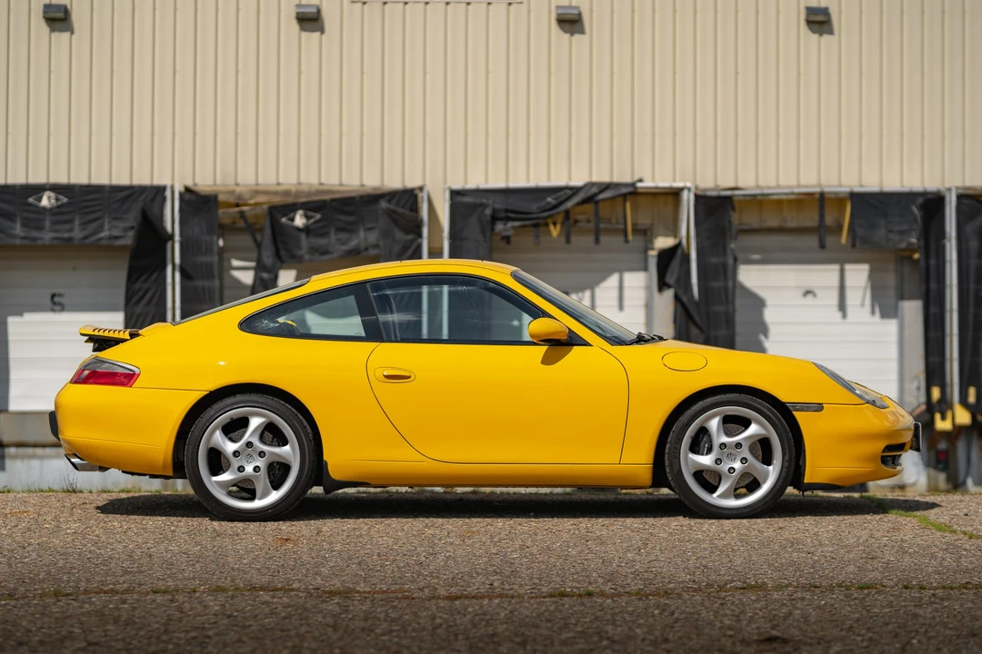 2001 Porsche 996 Carrera - Image 12 of 31