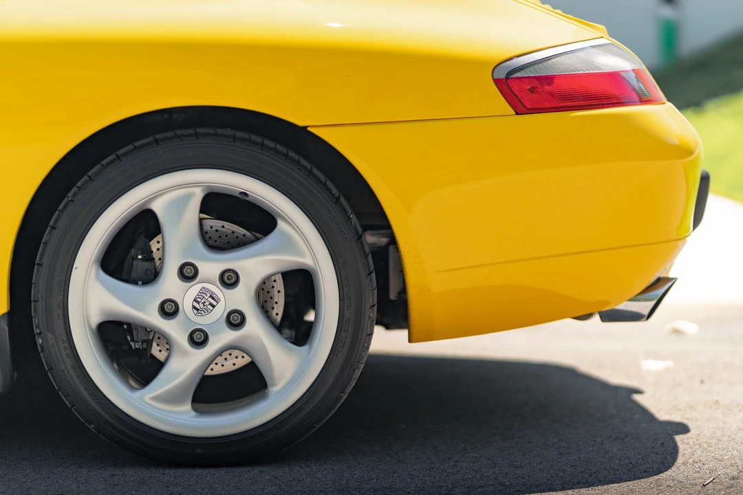 2001 Porsche 996 Carrera - Image 28 of 31
