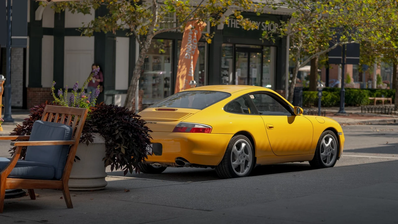 2001 Porsche 996 Carrera - Image 22 of 31