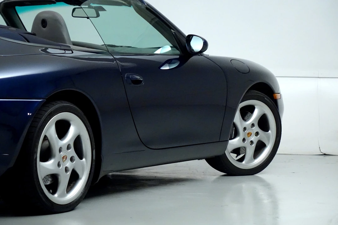 2001 Porsche 996 Carrera - Image 25 of 31