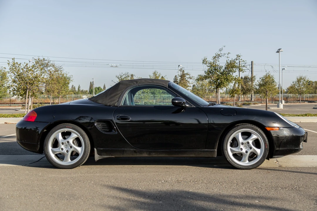 2001 Porsche 986 Boxster - Image 10 of 31