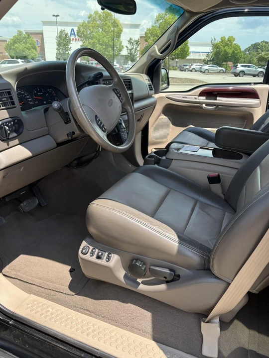 2002 Ford Excursion - Image 21 of 31